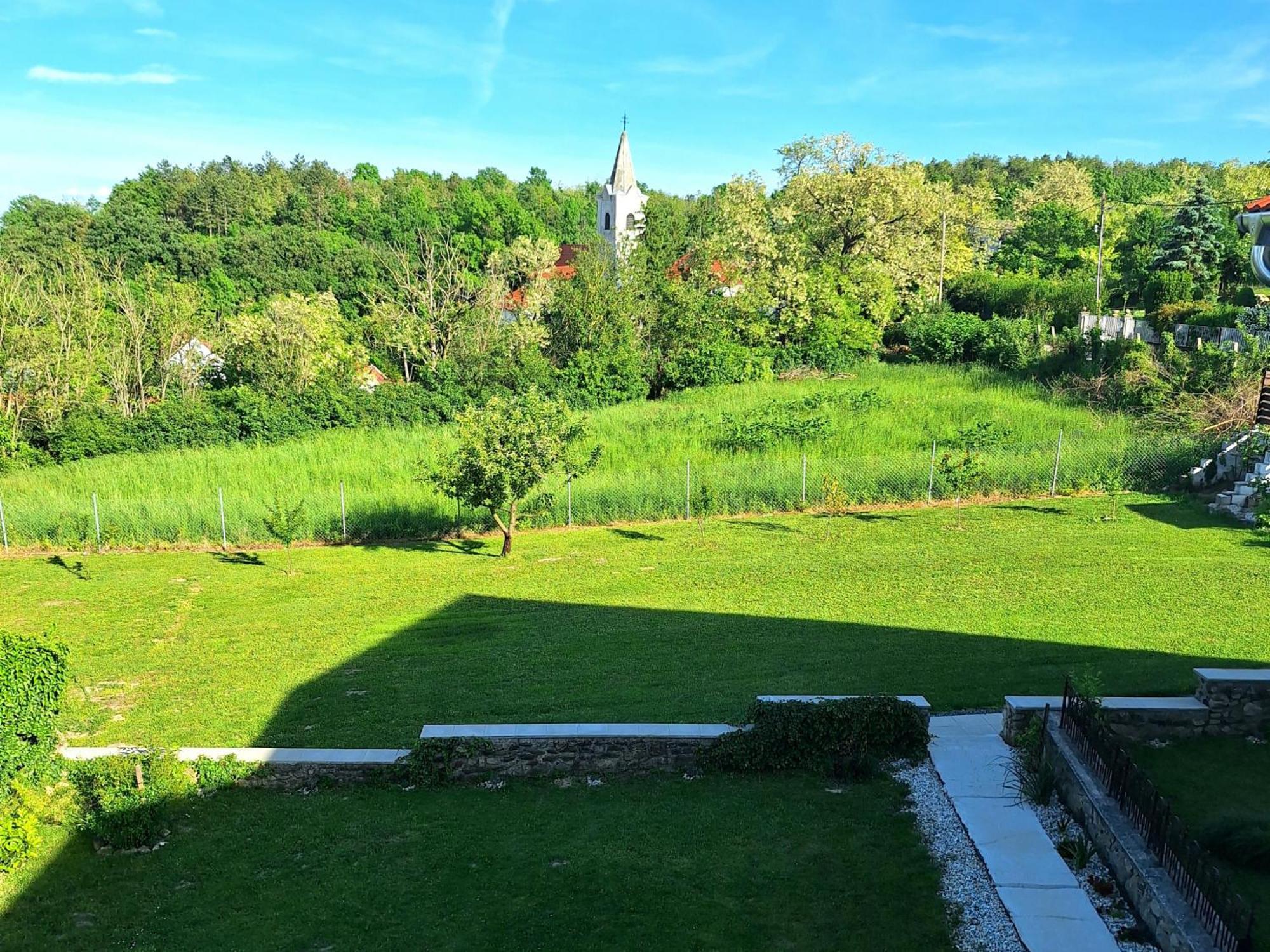 Holling Apartman Fertőboz Exteriér fotografie